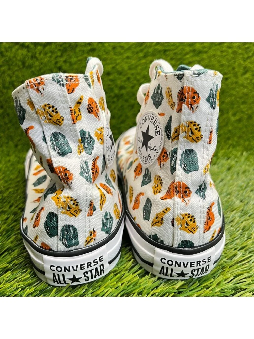 Converse Chuck Taylor All Star High Boys Size 6Y White Athletic Shoes Sneakers